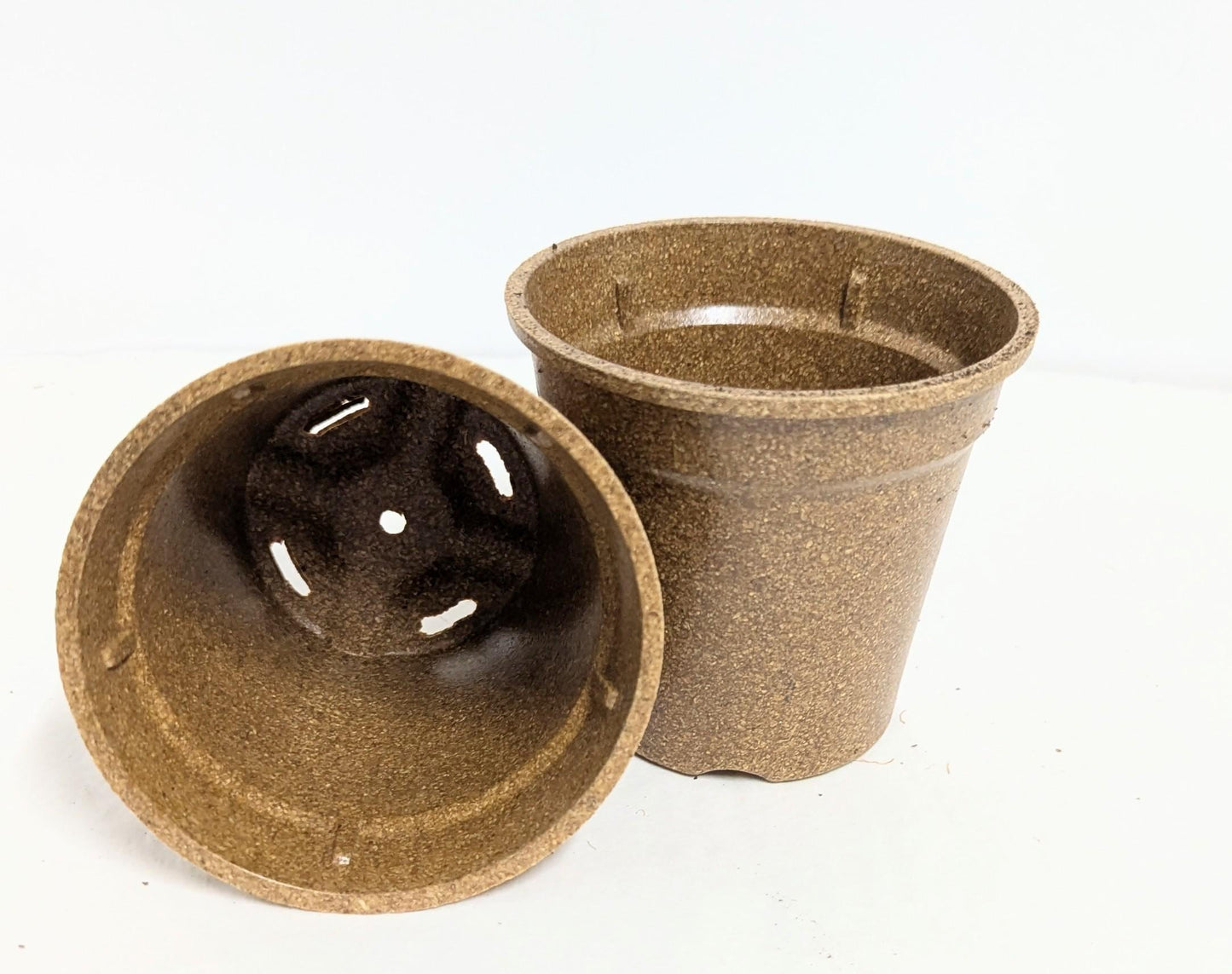 Rice hull eco-pots  for the planet health conscious.